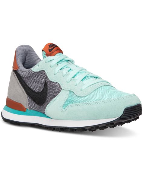 women's nike shoes casual.